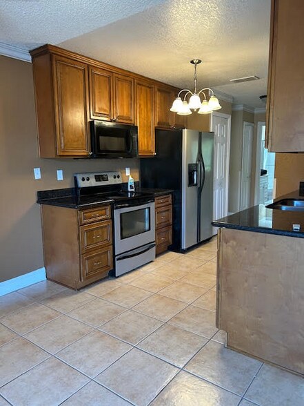 Building Photo - 3591 Quail Lakes Dr