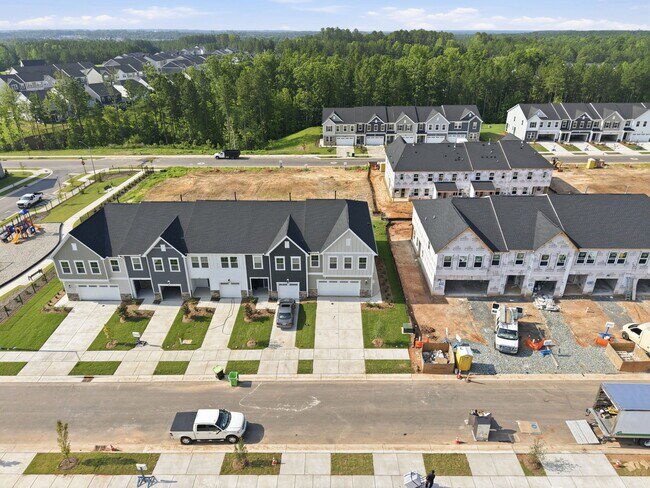 Building Photo - 219 Deercroft Dr