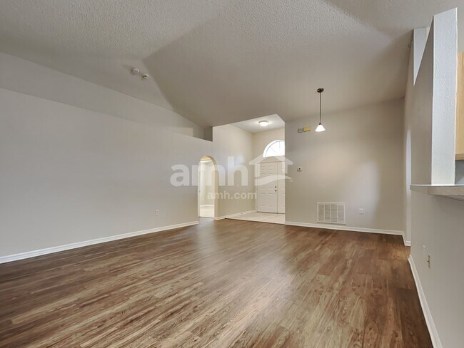 Building Photo - 3293 Carlotta Rd