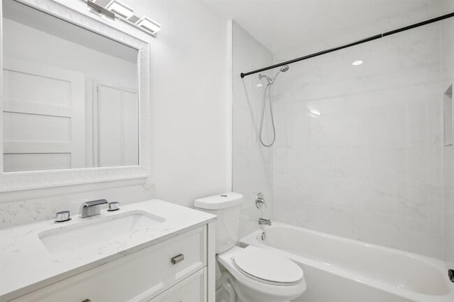 Building Photo - 7205 Twisted Oaks Dr