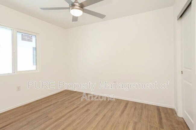 Building Photo - 6077 N 60th Ave