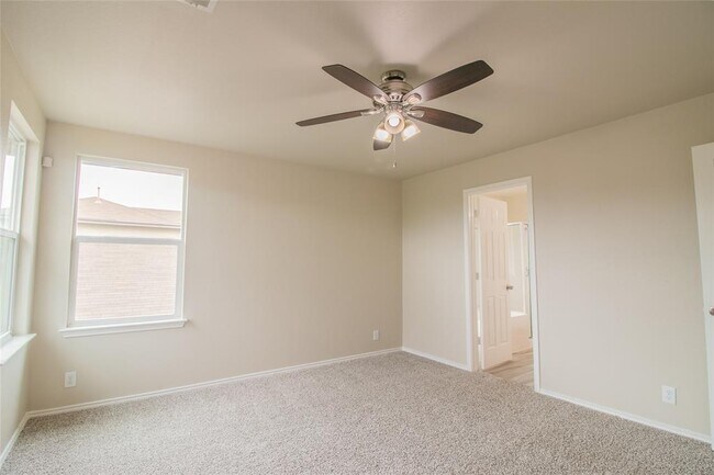 Building Photo - 117 Otono Loop