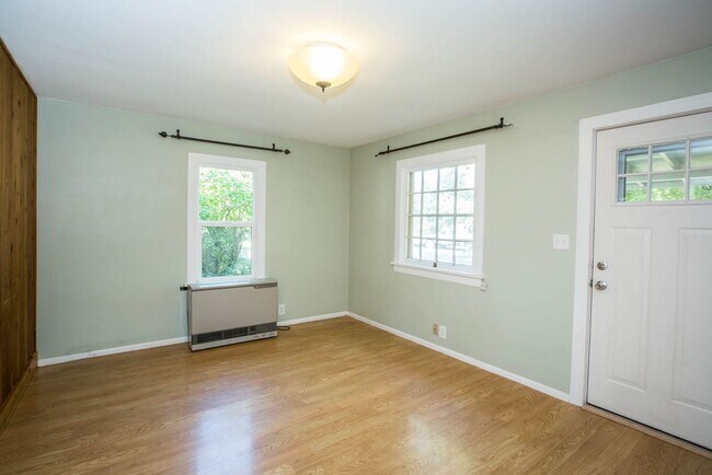 Building Photo - Great 1 bed, 1 bath home