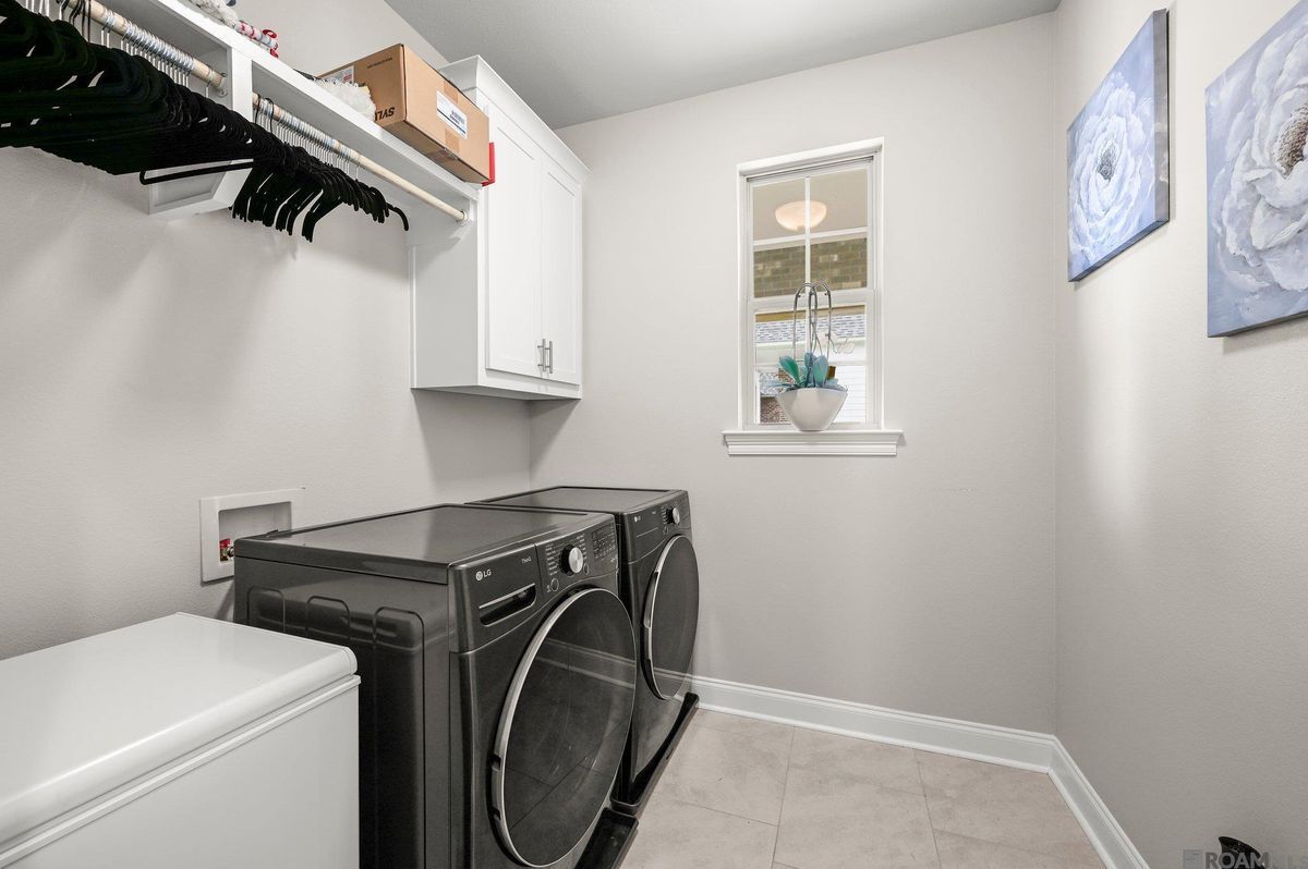 Building Photo - 5207 White River Rd