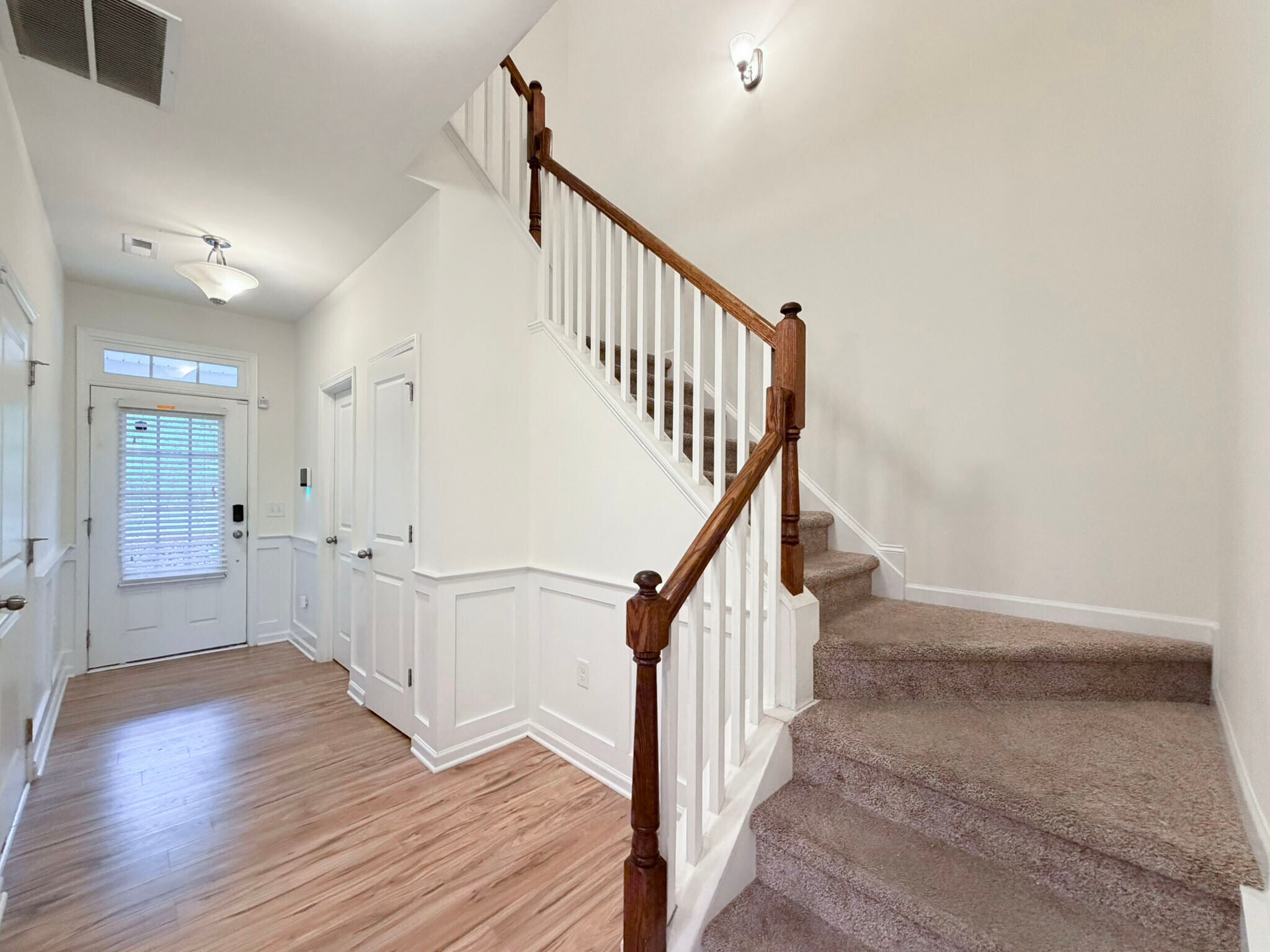 Building Photo - 907 Saratoga Dr