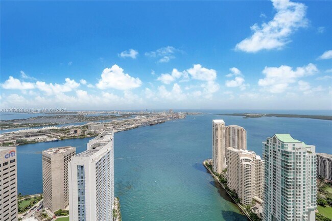 Building Photo - 300 Biscayne Blvd Way