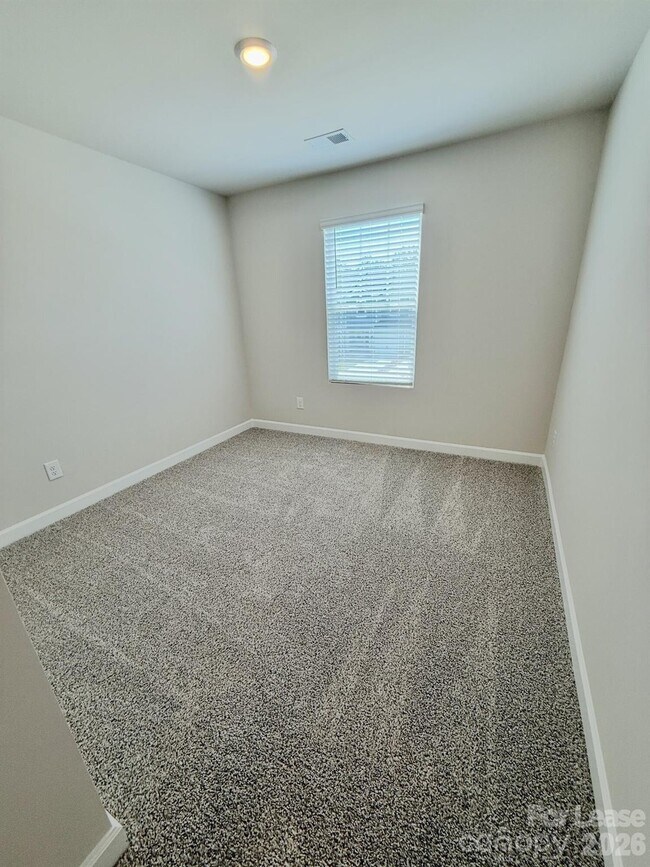 Building Photo - 1719 Braemar Vlg Dr
