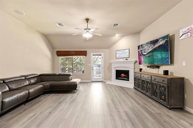 Building Photo - 20921 Windmill Ridge St