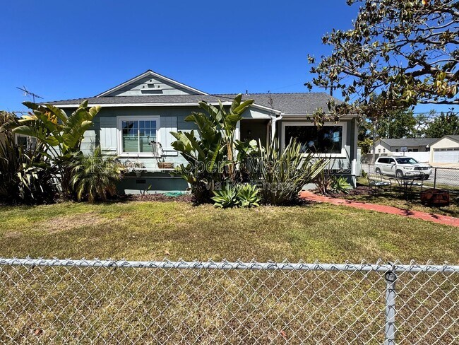 Building Photo - 517 Valmore Ave