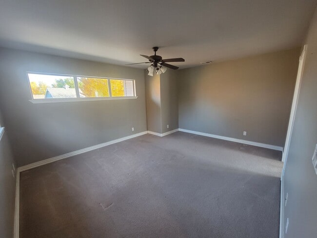 Building Photo - 3BR/2.5BA Home Near River – Stamped Patio,...