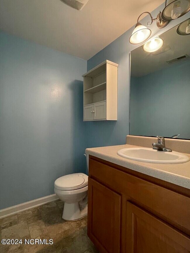 Building Photo - 143 Apache Trail