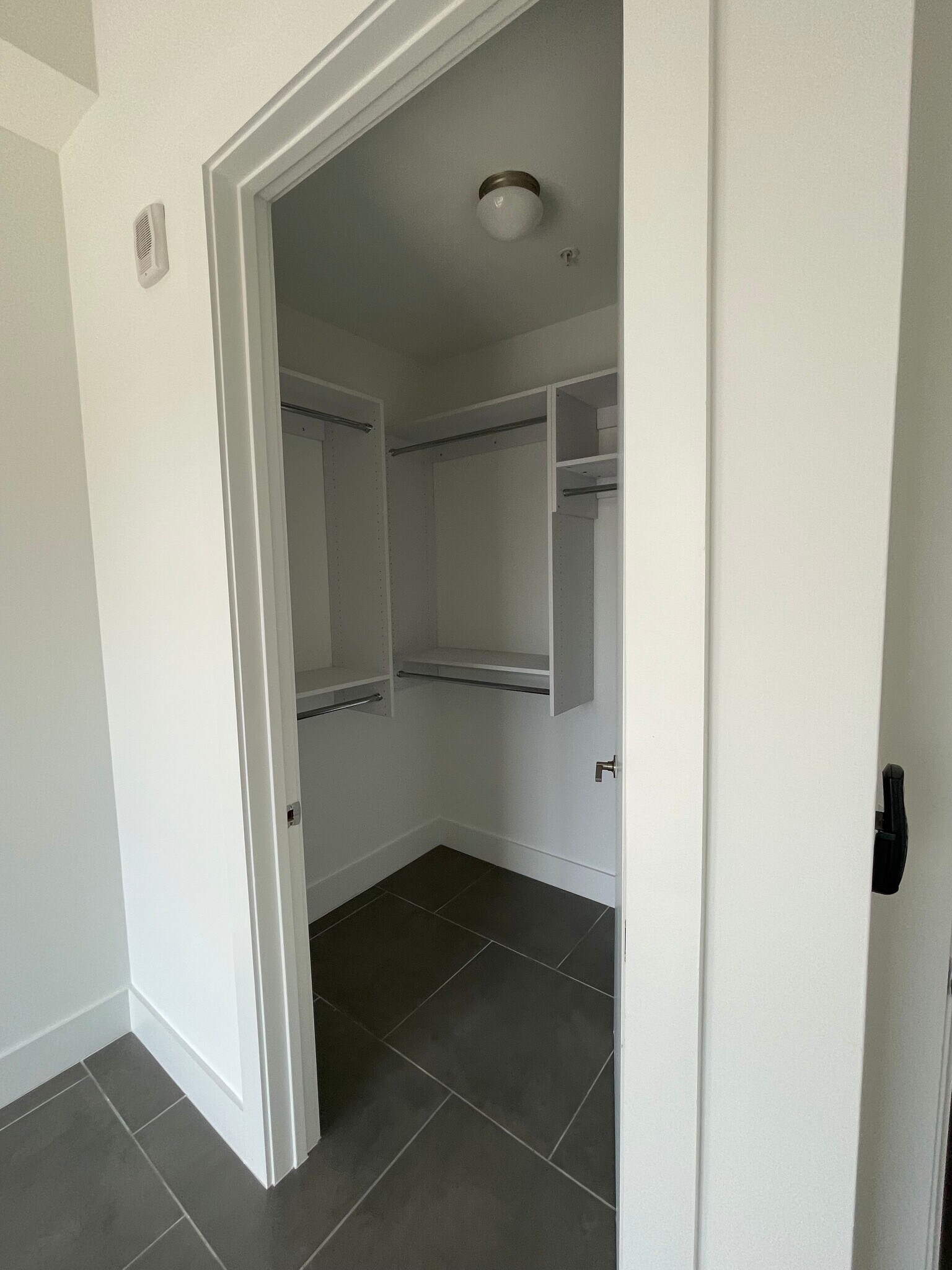 Building Photo - 250 NE 27th St