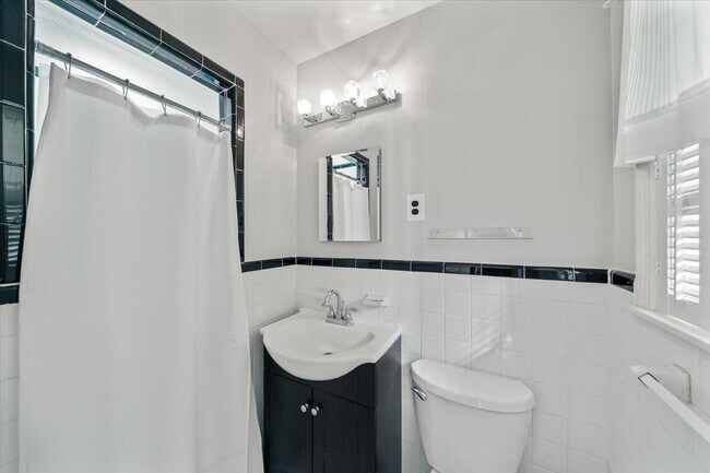 Building Photo - 5081 Rich Rd