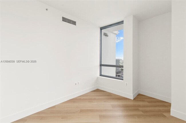 Building Photo - 350 S Miami Ave