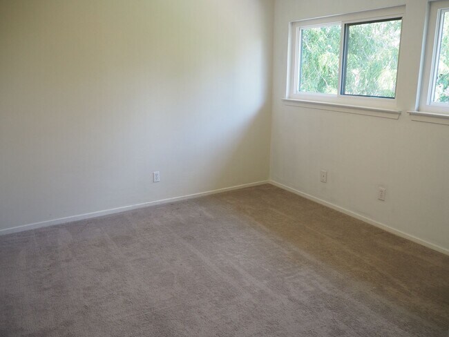 Building Photo - 3 Bed - 2.5 Bath in Flower Mound