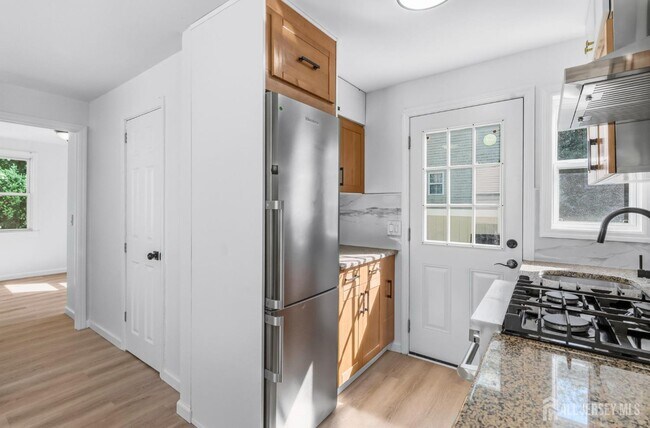 Building Photo - 250 Brookside Ave