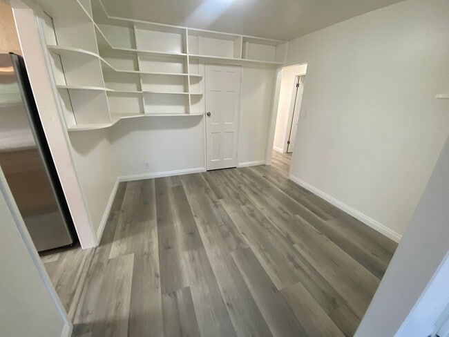 Building Photo - 3-Bed, 1-Bath Home, + Bonus Room/Office .....