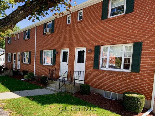 Primary Photo - 11 Heath Rd