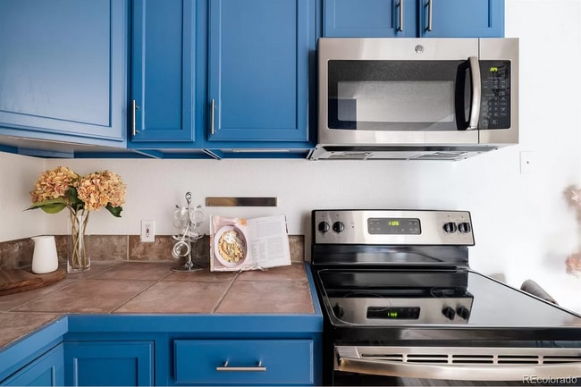 Building Photo - 1410 York St