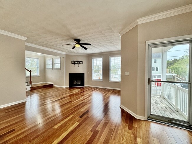 Building Photo - Beautiful 3 Bedroom Duplex by the Beach! A...