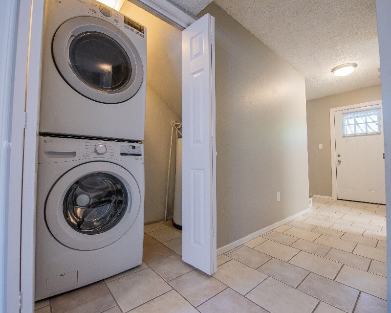 Building Photo - 2305 E Kantz Cove