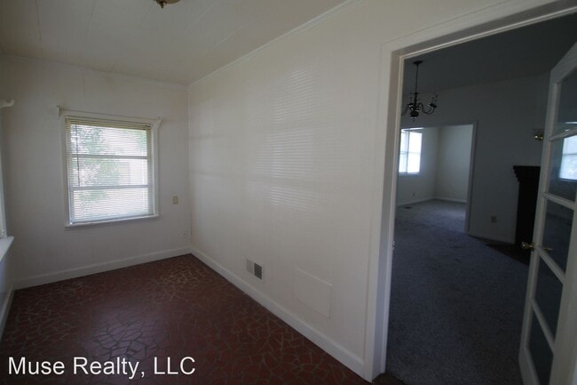 Building Photo - 2 br, 2 bath House - 556 Flint Street