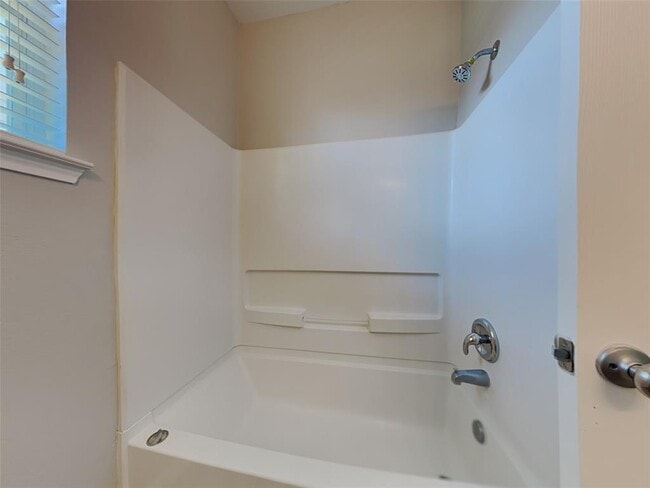 Building Photo - 3911 Mossy Spring Ln