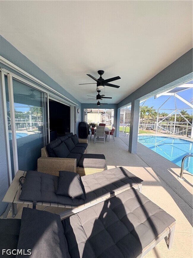 Building Photo - 2823 SW 39th Terrace