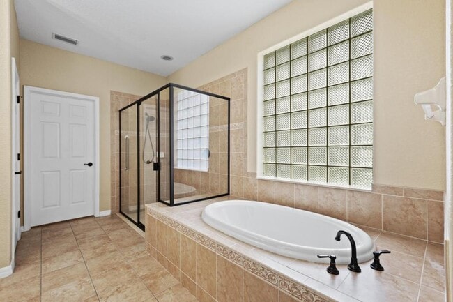 Building Photo - 27211 Fern Glade Ct