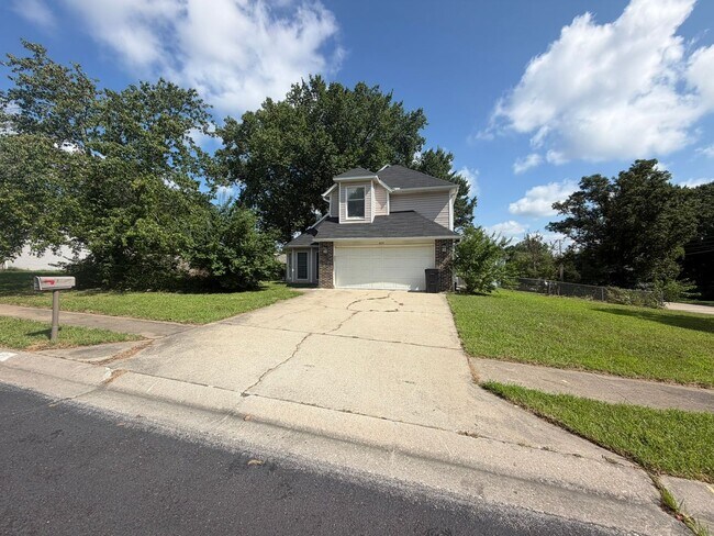 Building Photo - 401 Dustin Dr