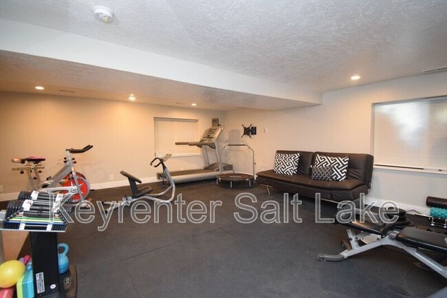 Building Photo - 1814 Whisperwood Cir