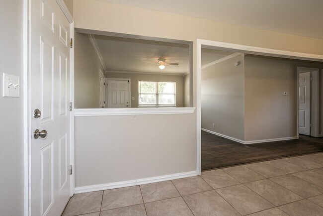 Building Photo - Cute Tulsa Home Coming Soon! 3 bedrooms and 1 bath