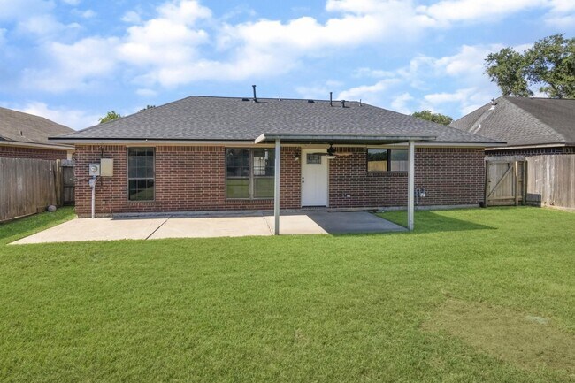 Building Photo - 6219 Ray Dr