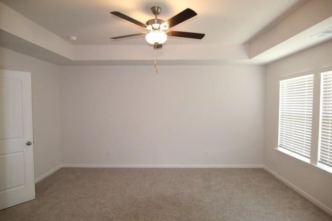 Building Photo - 51 Briarwood Dr W