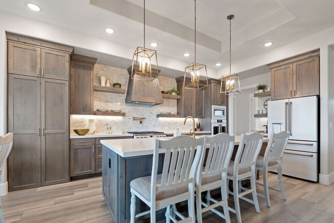 Building Photo - Elegant Residence on an Arce Lot