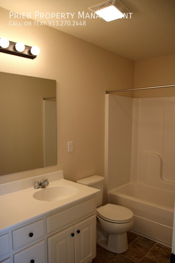 Building Photo - 21946 W 125th St