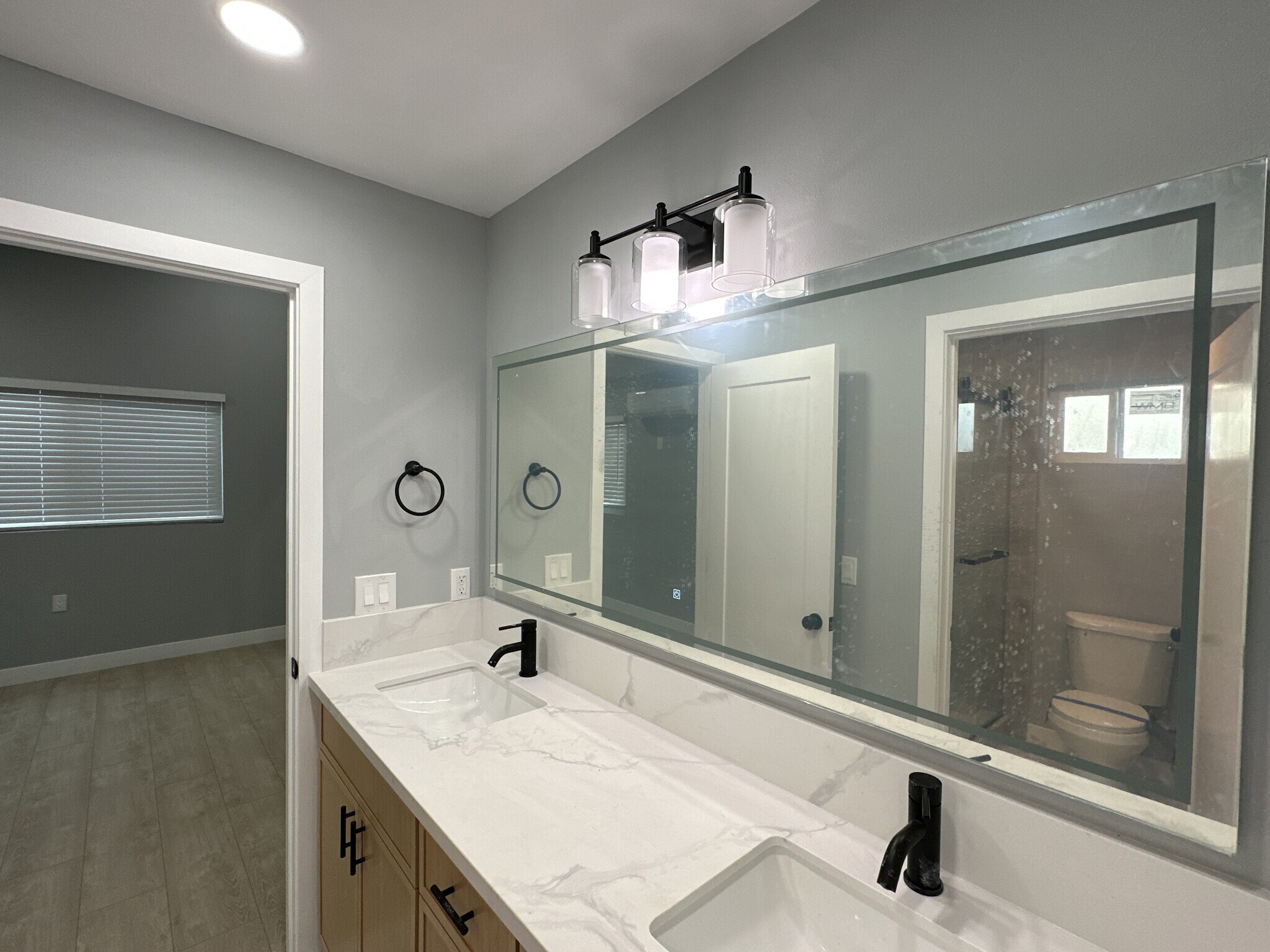 Building Photo - 1351 Baldwin St