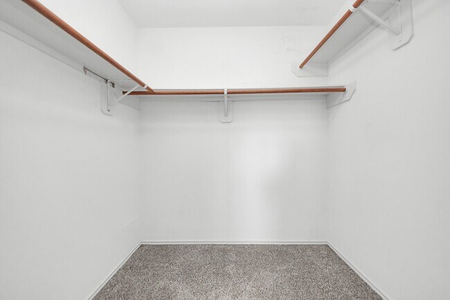 Building Photo - 403 Willow W Dr