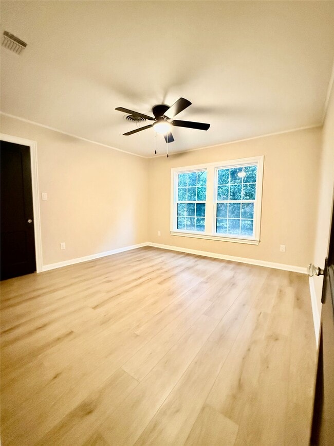 Building Photo - 300 Dunnam Ave