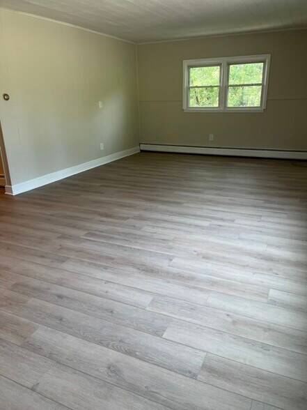 Living Room - 88 Scott Rd
