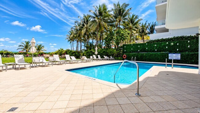 Building Photo - 9455 Collins Ave