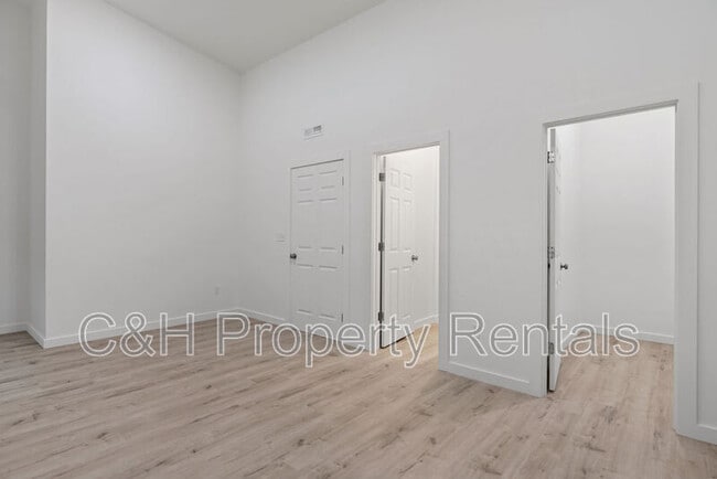 Building Photo - 218 Reda Ln