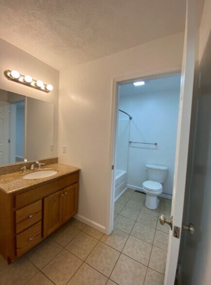 Building Photo - 204 Betsinger Rd