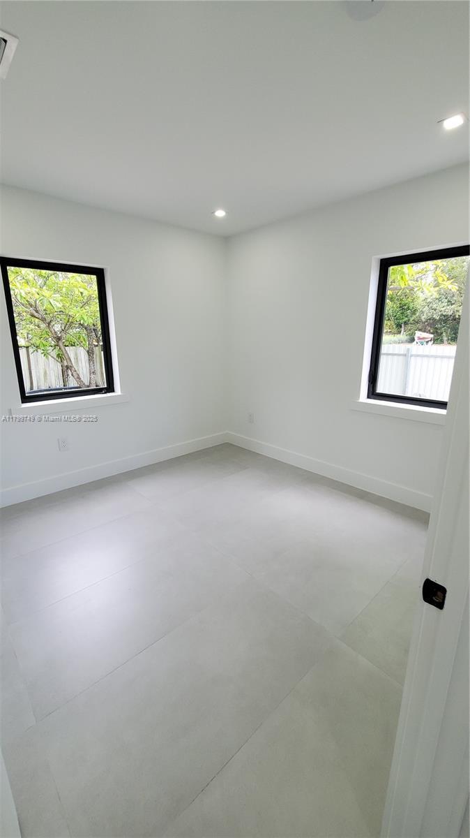 Building Photo - 6201 SW 22nd St