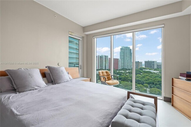 Building Photo - 60 SW 13th St