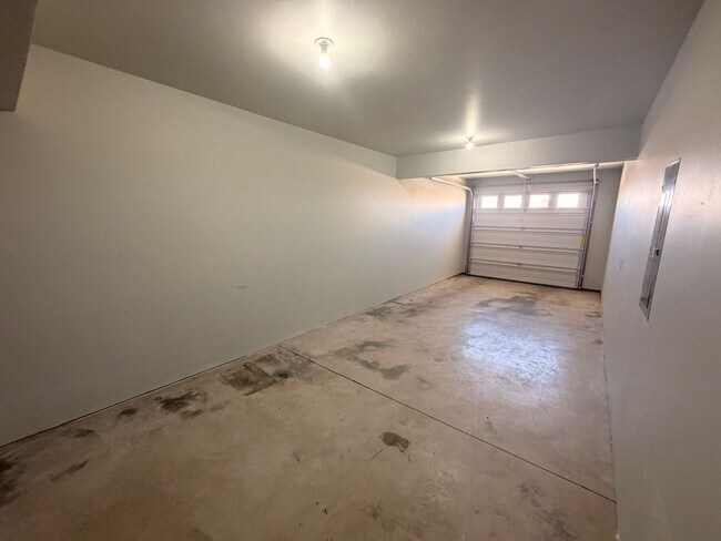 Building Photo - 13817 W Redding Dr