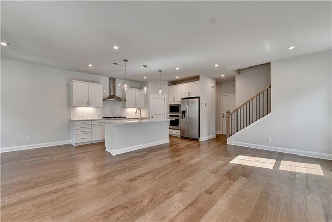 Building Photo - 400 Renwood Trl