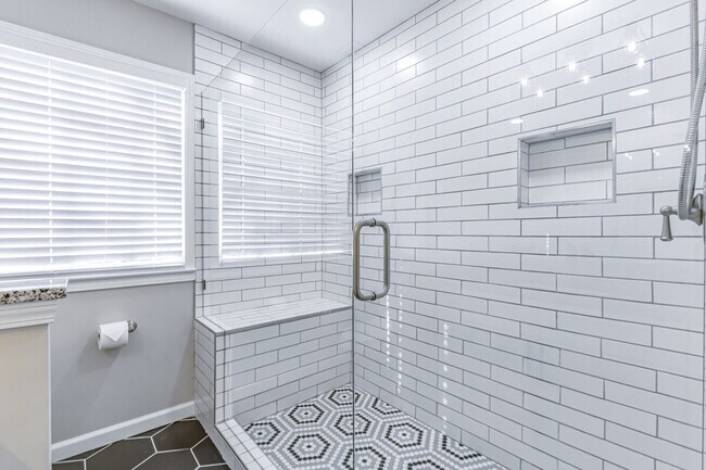 Building Photo - 535 Douthit Ferry Rd