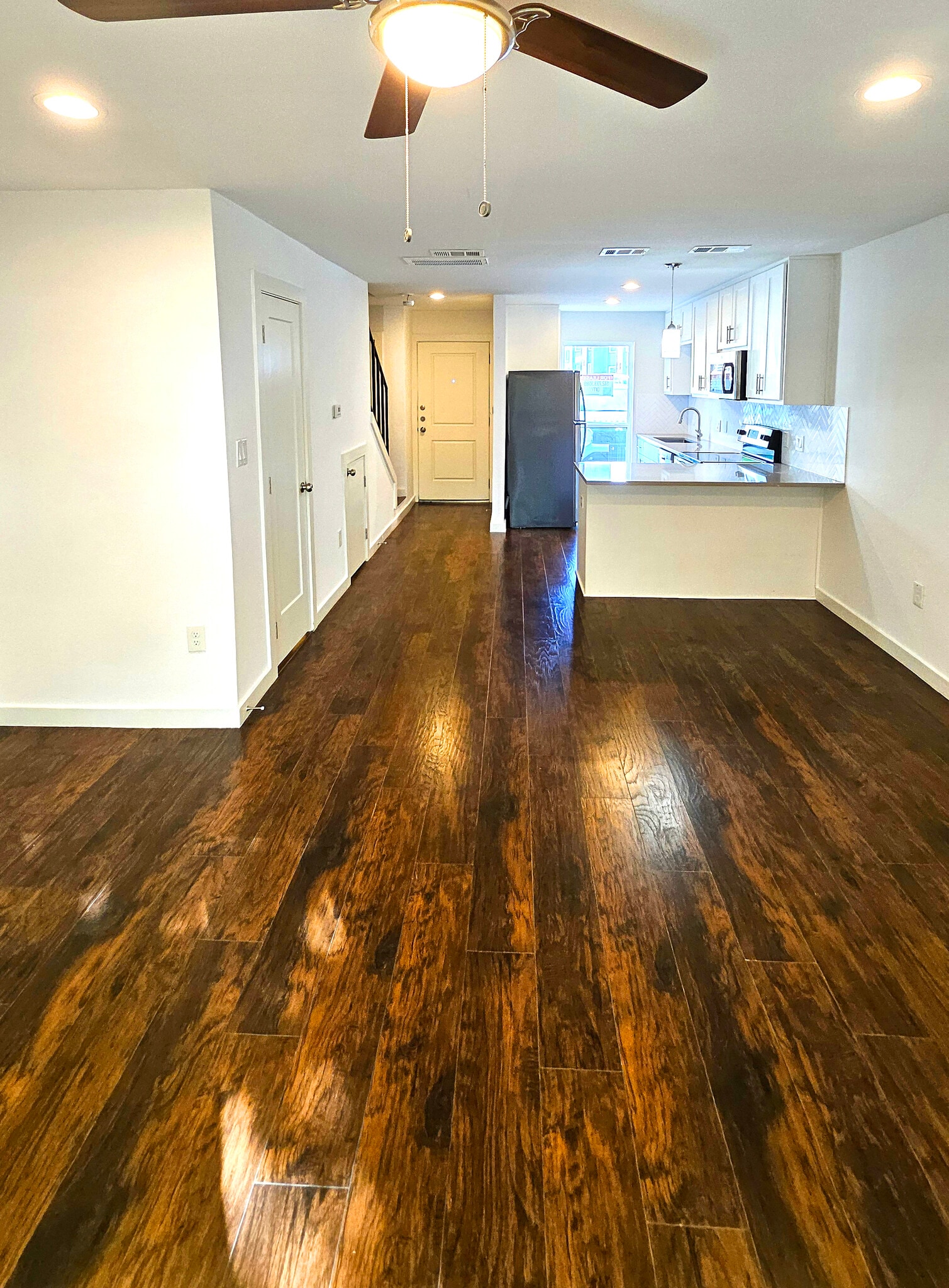 open concept - 3812 Southway Dr