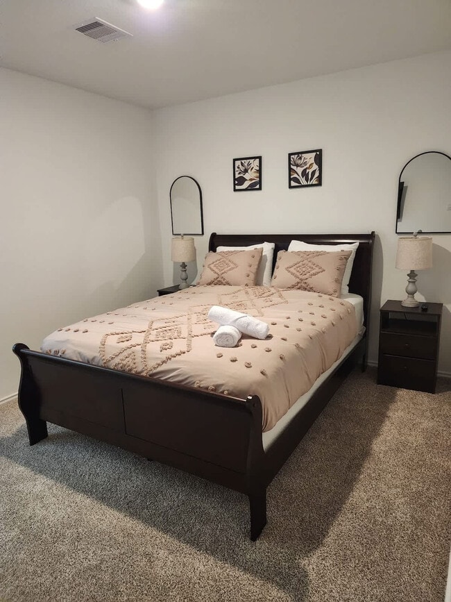 Building Photo - 6055 Diamond Vis Ct